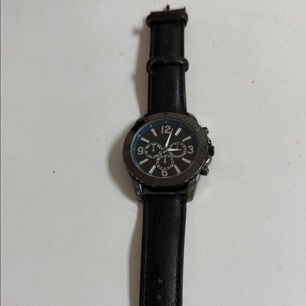 Source Unknown Black Men’s Chronograph Watch